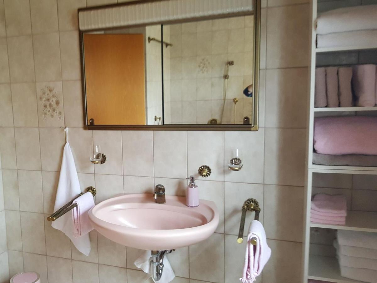 Ferienwohnungen Am Finkenweg 贝斯特维格 外观 照片